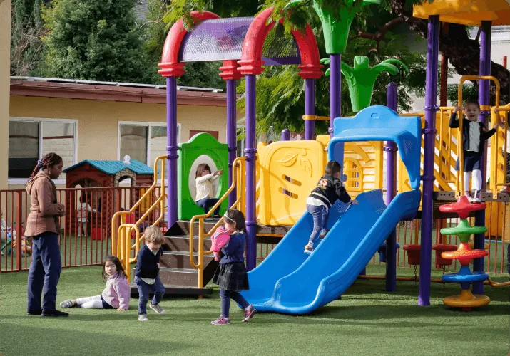 Children learning at Palos Verdes Montessori Academy, Palos Verdes Peninsula – photo 40